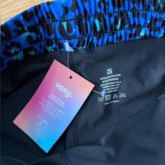 VOXY RUNNING SHORTS
BLUE LEOPARD - 2 IN 1 RACER SHORTS
SIZE SMALL - Picture 5 of 11